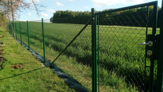 MONTÁŽ Fólie pod plot proti prorůstání trávy cena za metr