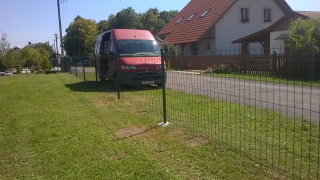 MONTÁŽ Betonáž sloupků pro Panely/Podhrab. desky cena za Ks