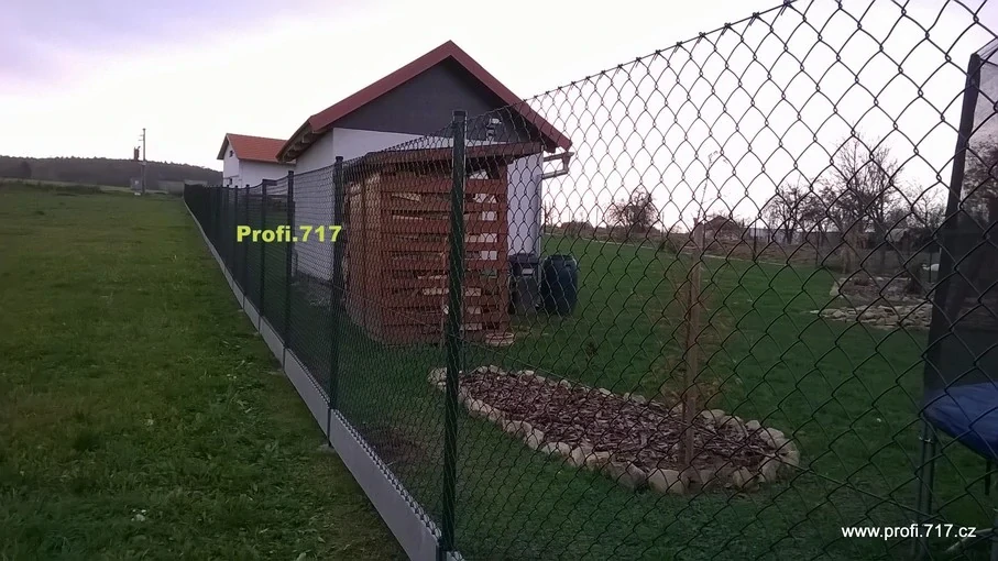MONTÁŽ Montáž podhrabových desek ve svažitém terénu cena za Ks