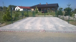 MONTÁŽ Osazení Silničního Nájezdového obrubníku 100x15x15cm do betonového lože cena za metr